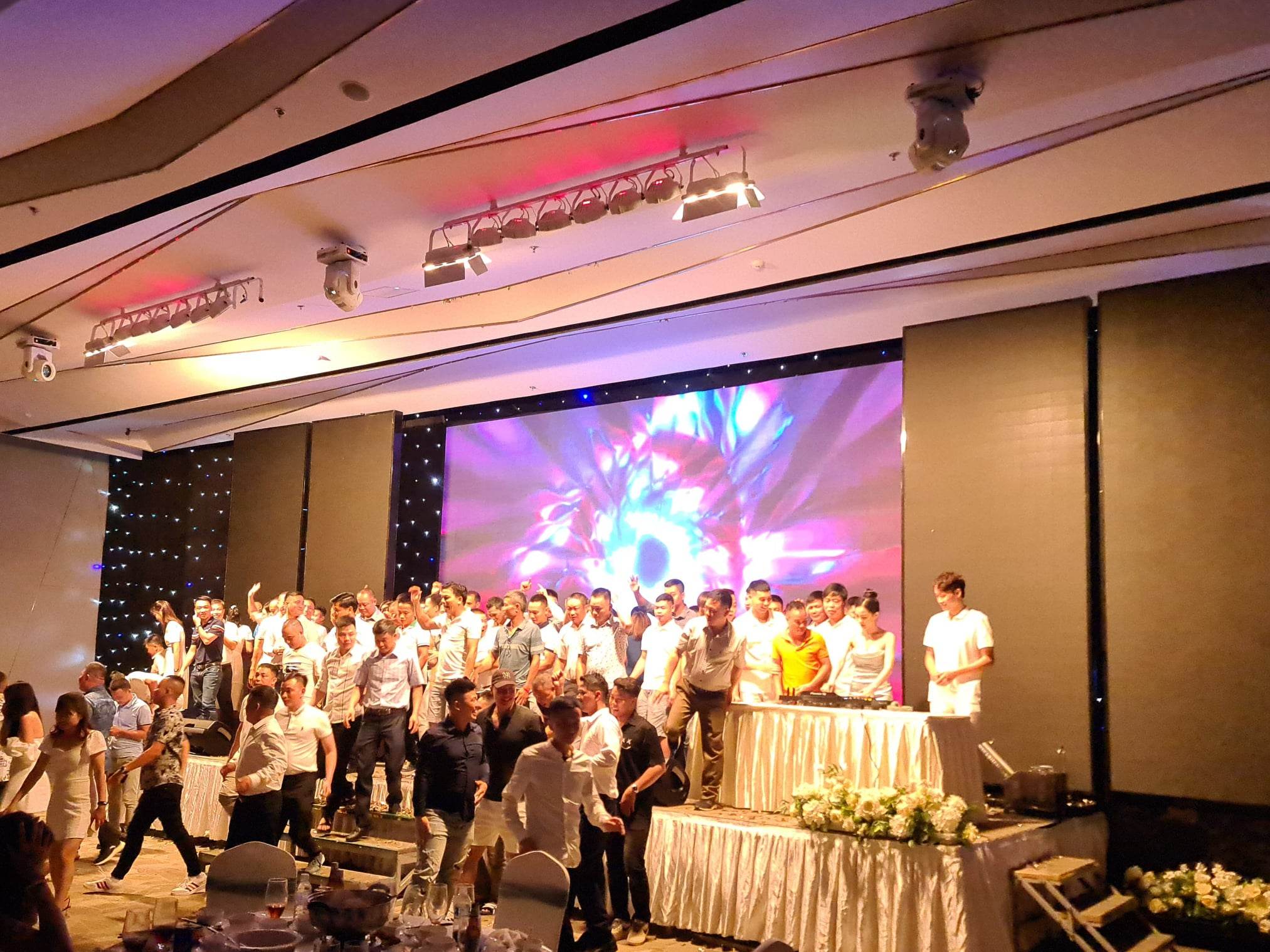 Sự kiện Xanh, ý tưởng tổ chức Gala Dinner hay, tổ chức Gala Dinner chuyên nghiệp, kinh nghiệm tổ chức Gala Dinner, Việt Green Media